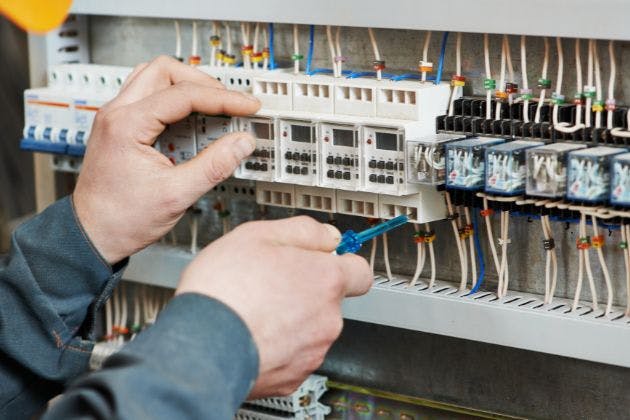 What Does A Commercial Electrician Do